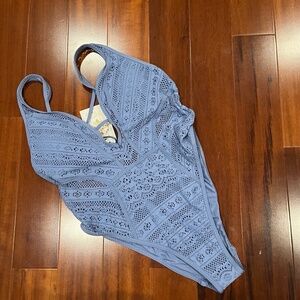 New NWT‎ Becca Swimswuit Blue Crochet One-Piece Plunge Rebecca Virtue Size Small